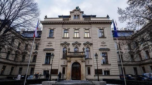 Ukrainian flag removed in the Czech Republic