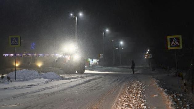 La neige est déblayée par les engins agricoles