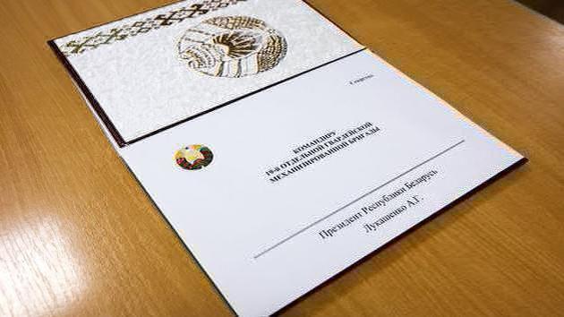 Prezydent obserwuje sprawdzanie gotowości bojowej