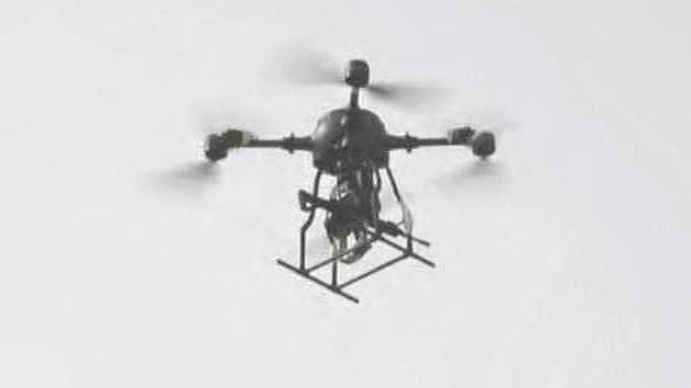 La Chine teste un drone avec un fusil