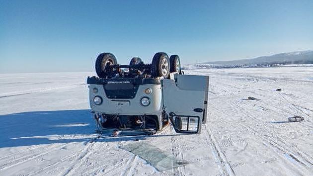 Touristen am Baikalsee: Auto umgestürzt
