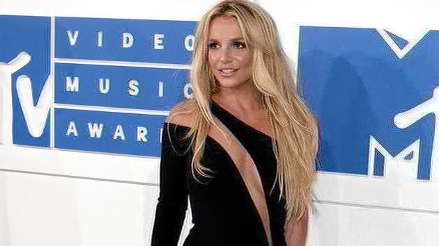 Britney Spears pardavė muzikos teises