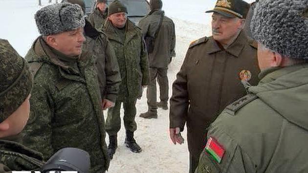 Погрожують ускладнити життя мініку оборони