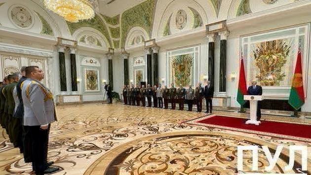 Президент Беларуси подчёркивает роль армии
