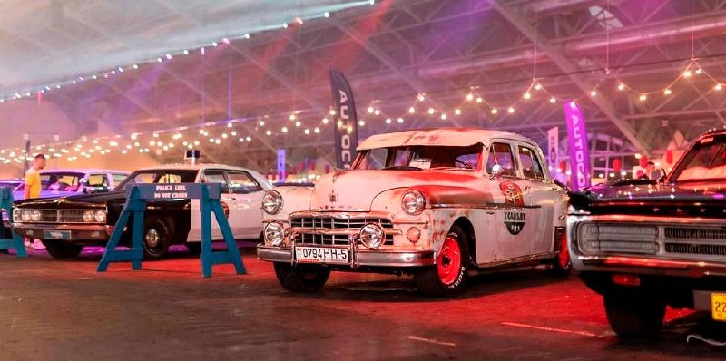 VintageDay: One of Largest Retro Car Exhibitions in Minsk