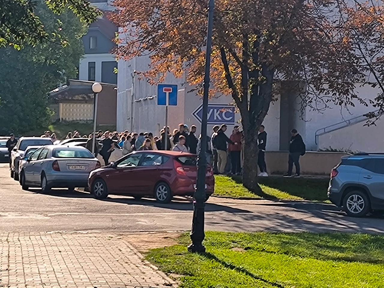 Long queue forms at housing office for apartments near Moscow metro in Minsk