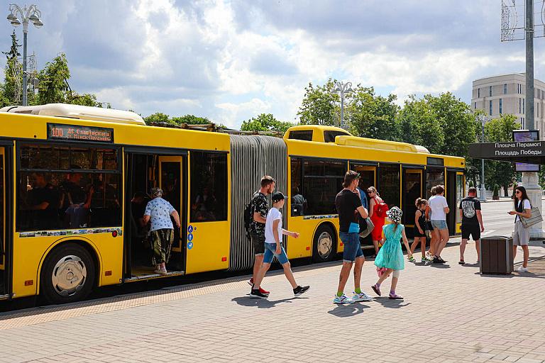 Minsk transport to fully switch to bank card payments