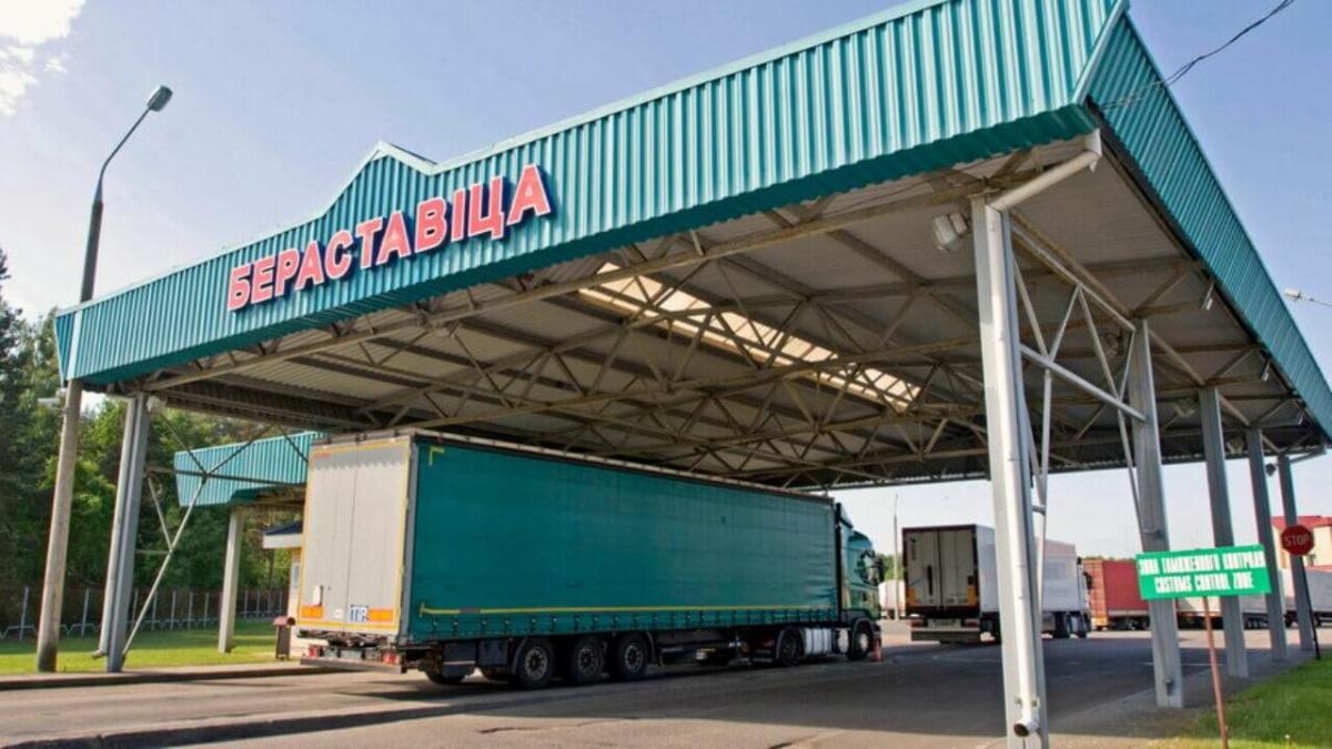 На границе меняют правила электронной очереди для авто