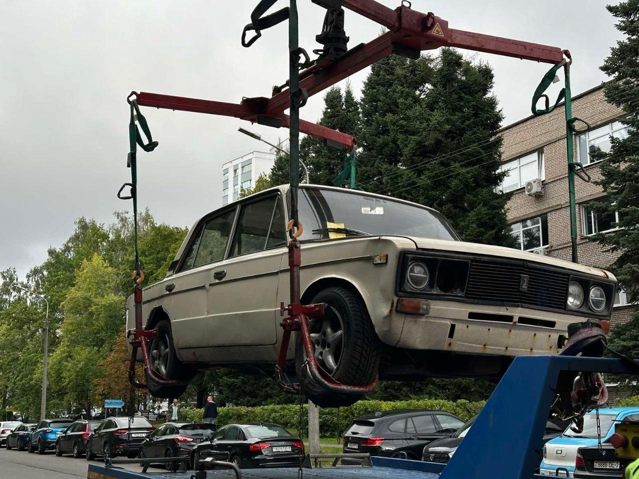 Altri 4 veicoli abbandonati rimossi nel distretto di Pervomaïski