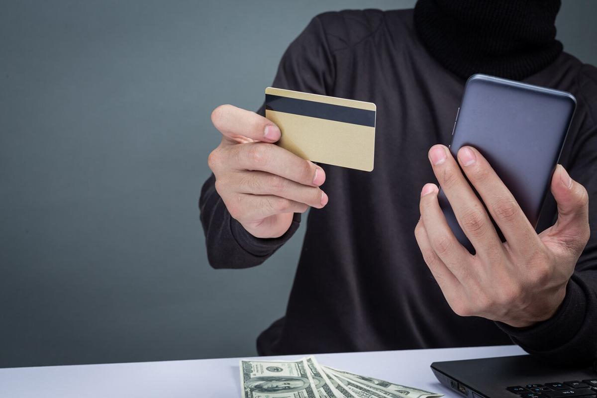 Police warn of new airport transfer scam in Belarus