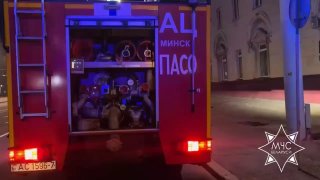 Electric car catches fire at night on Moskovskaya in Minsk