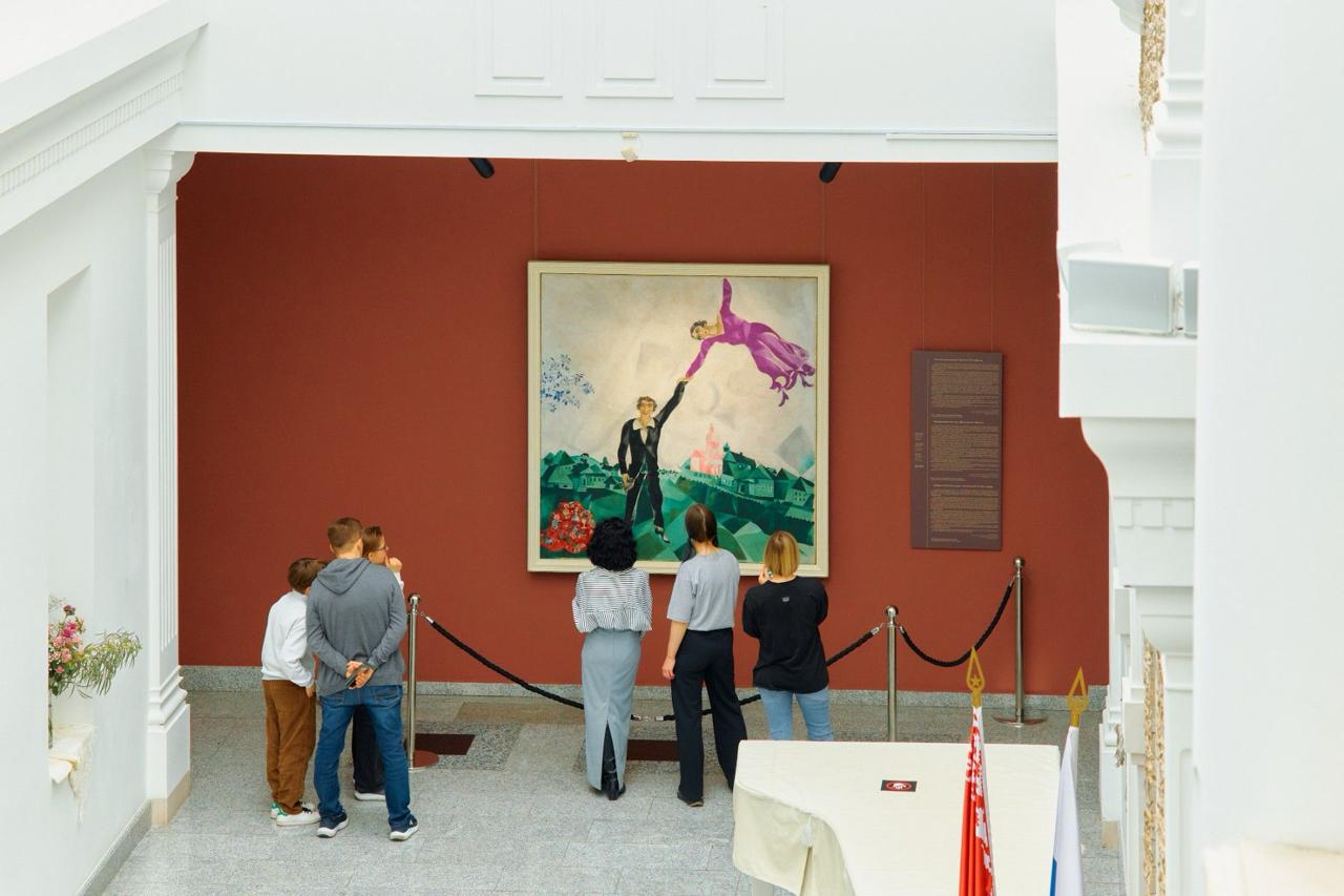 Mark Chagall's 'Promenade' leaves Minsk with an unusual exhibition event