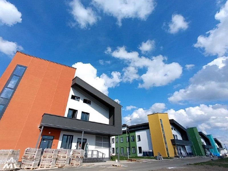 Finishing work on main building of infectious disease hospital on Dohinovskim Tract