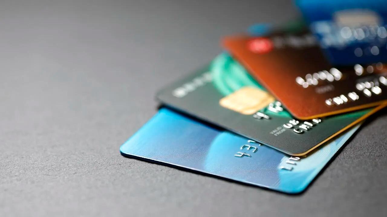 Belarusians, stock up on cash — possible card issues at 12 banks on September 25