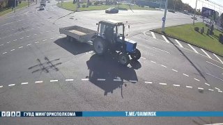 19-year-old Mazda driver crashes into MAZ truck on Radialnaya in Minsk