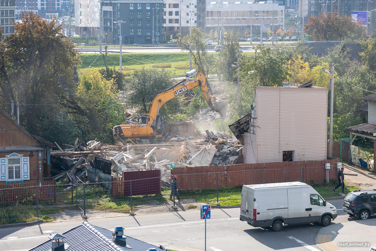 Demolition of private houses near "Minsk-Mir" begins