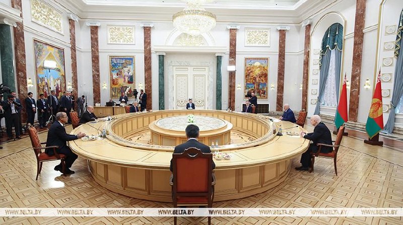 Lukashenko urges Armenia not to rush joining EU