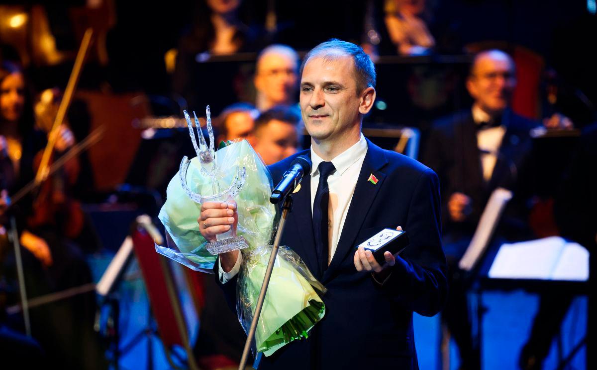 Belarus Teacher of the Year Awarded a Geely Car