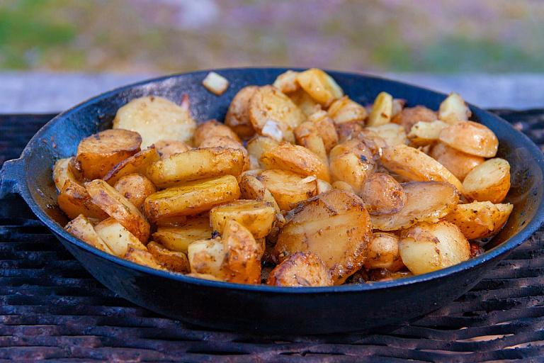 Belarusians eat less potatoes but more meat, milk, and eggs