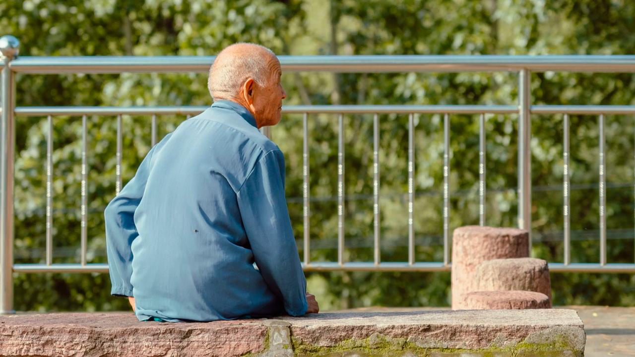 101-Year-Old Chinese Man Credits Cola and Massage Chair for Longevity
