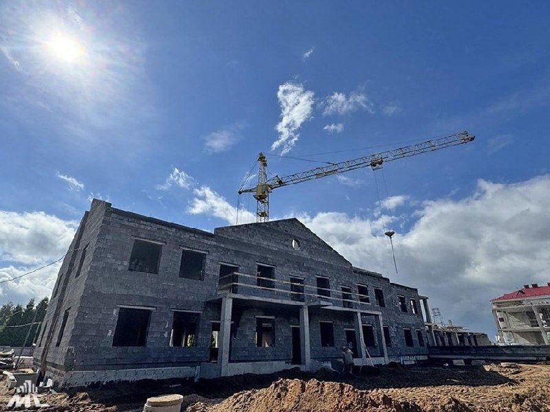 Construction of new 'Solnechny' nursing home building continues on Vyhotskogo Street