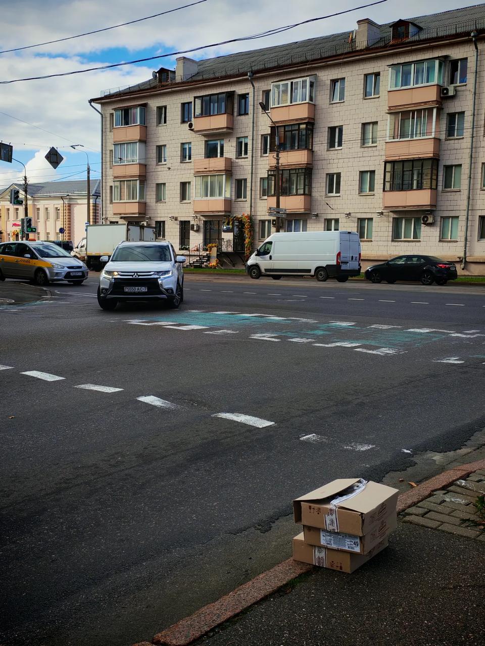 Three boxes of 'Spartak' candies fell from a car at Kalinina and Yakub Kolas intersection