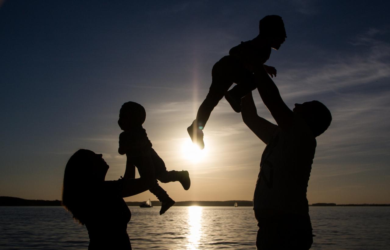 Belstat compiles statistical portraits of typical Belarusian parents