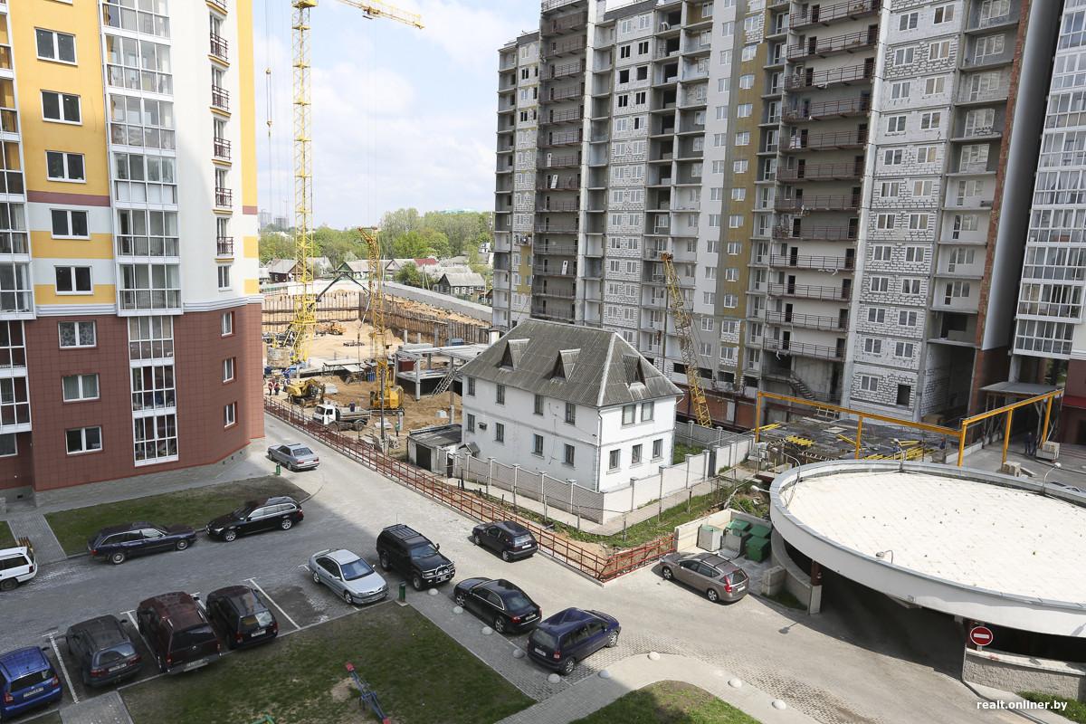 The "White Fortress" in the middle of the Arkadiya residential complex will finally be demolished