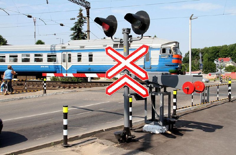 В Беларуси появится система оповещения машинистов об опасности на переездах