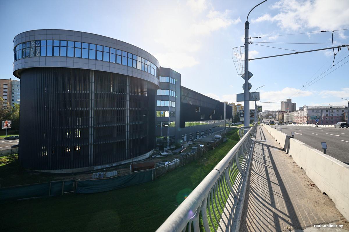 Minsk parking lot long-term construction: investors left without money or premises