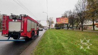 Two cars collide on Pushkina Avenue, driver trapped and hospitalized