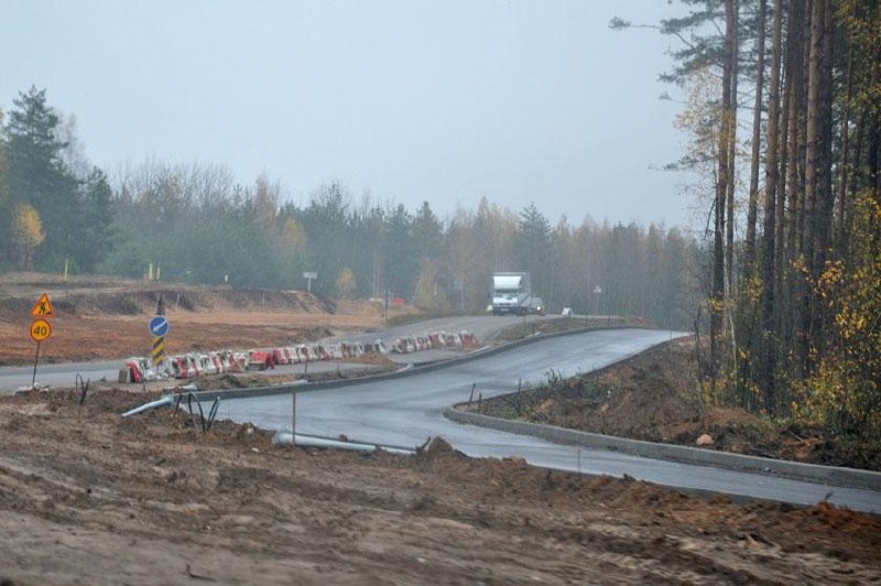 Début du revêtement de la nouvelle route de la MKAD vers 'Zelyonaya Gavan'