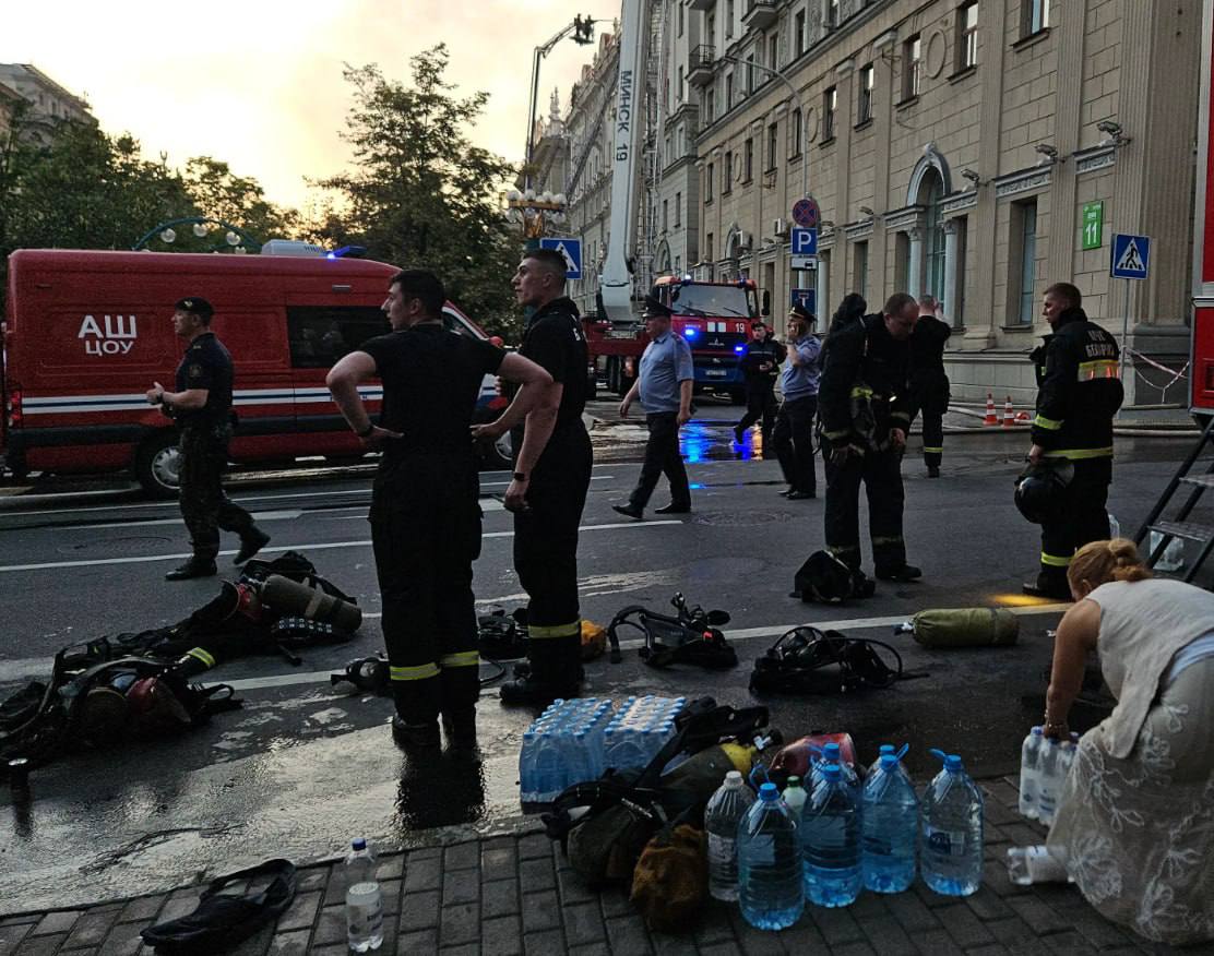 Minsk residents helped rescuers at major fire site