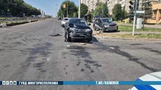 Two cars collide on Plekhanova Street, three hospitalized