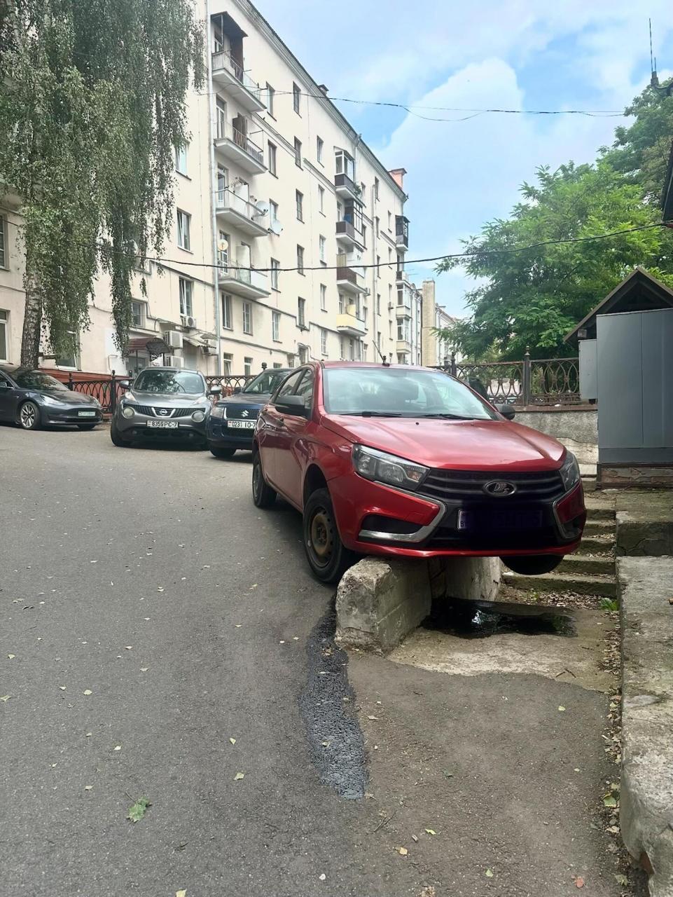 Miraculous jewelry parking spotted on Karl Marx Street