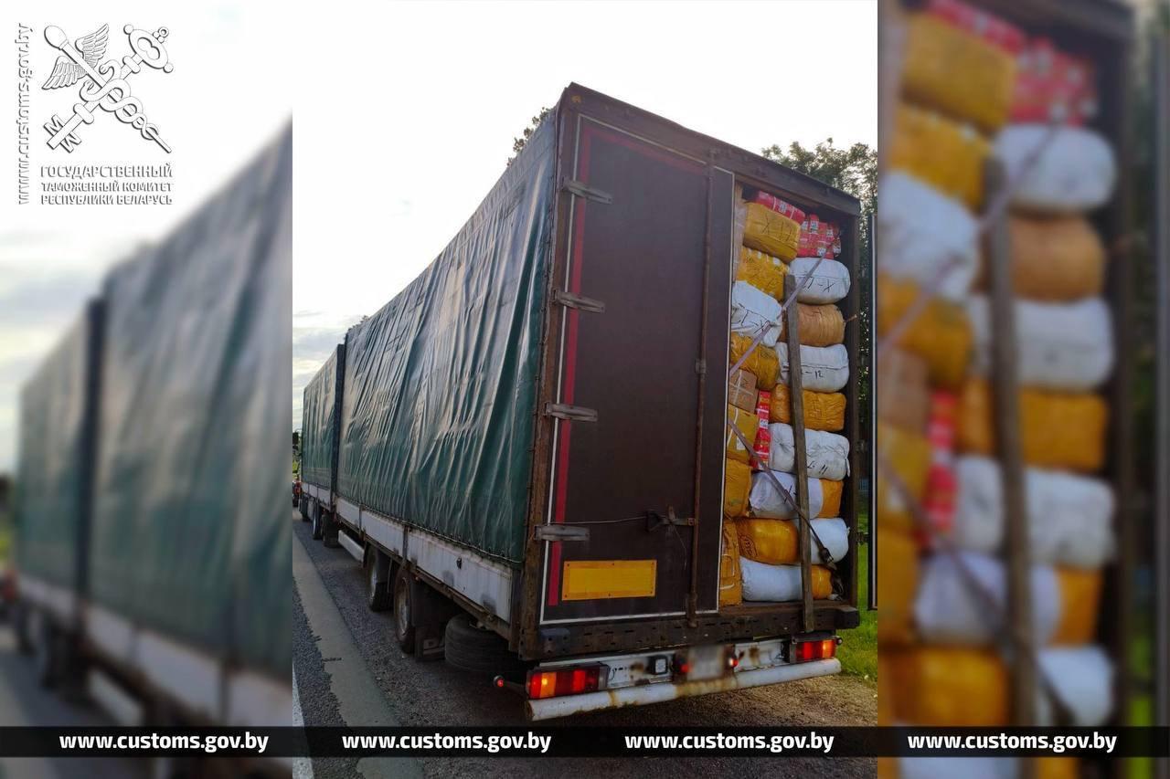 Truck with goods worth over 4 million rubles stopped at Belarus-Russia border