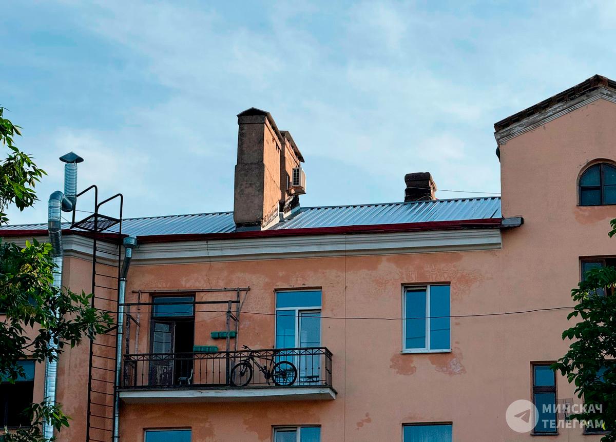 Visually restored roof of Stalin-era building on Lenina Street in Minsk