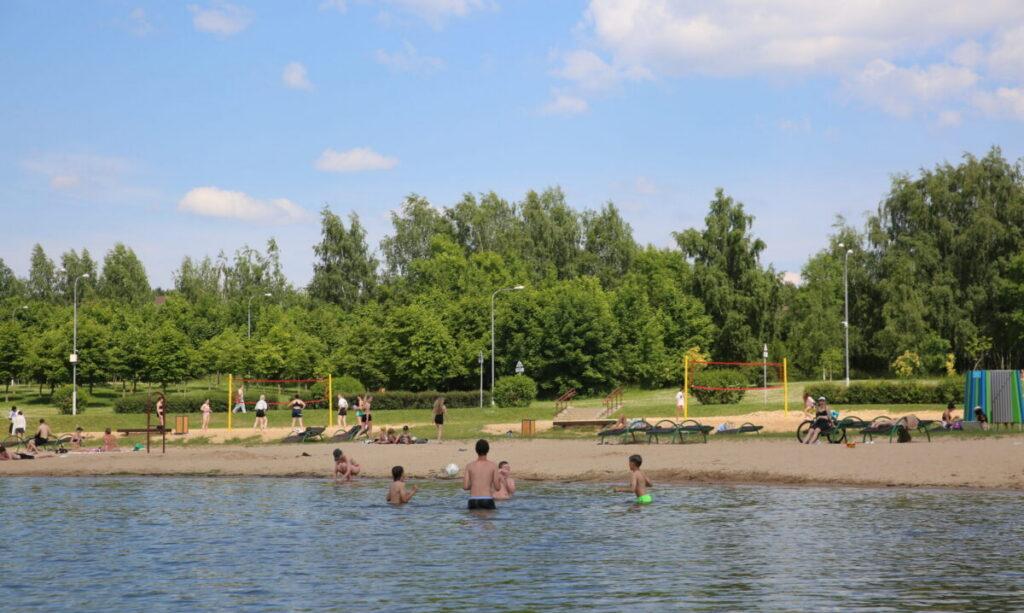 Children temporarily banned from swimming at Tsnyanskoye Reservoir beach #2