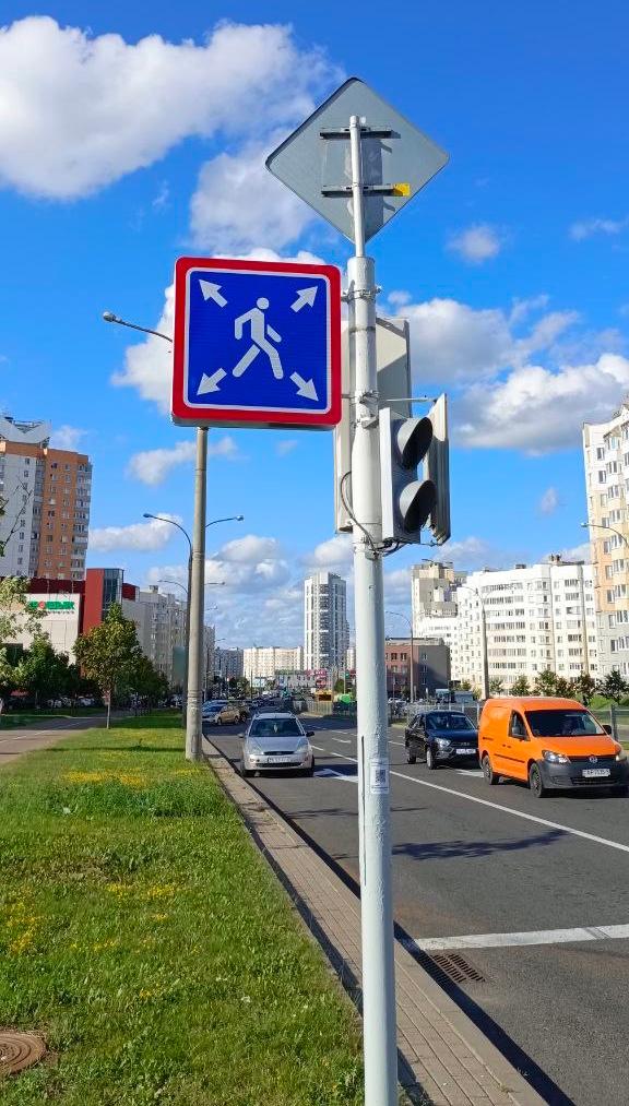 Diagonal pedestrian crossing appears on Kamennaya in Minsk