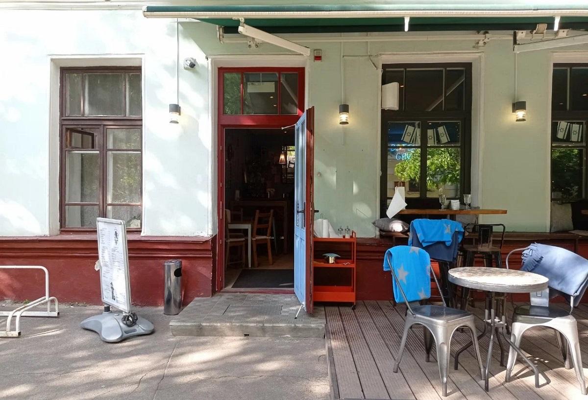 Israeli cuisine cafe "Betan Hav" returns to Osipovka in Minsk