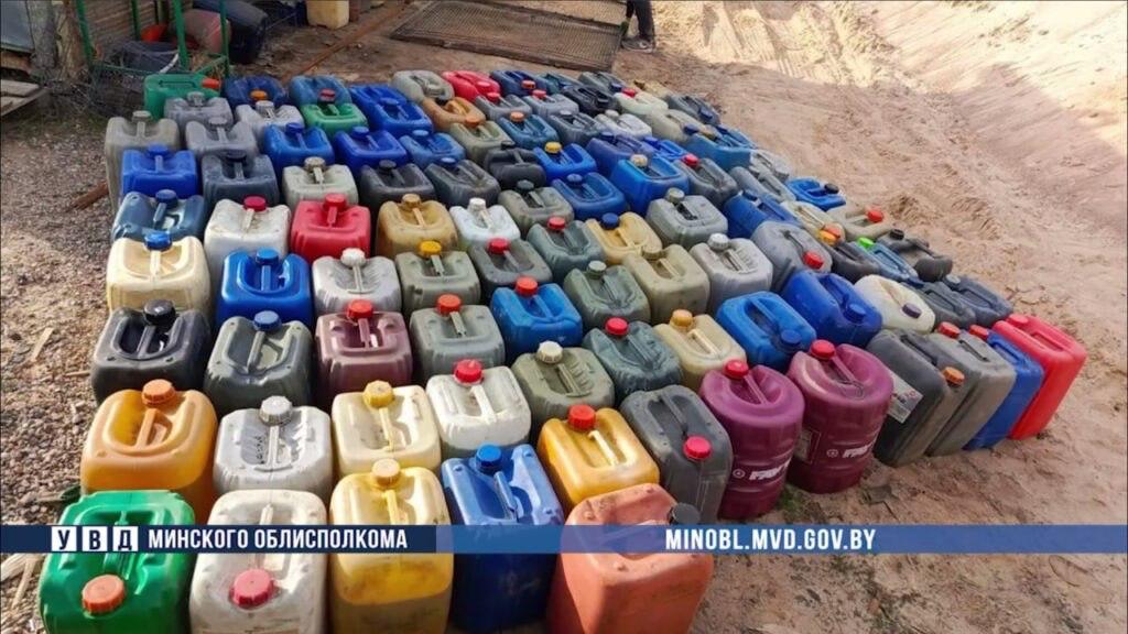 In Smolevichi district, mechanic brothers stole over 2,000 liters of diesel fuel