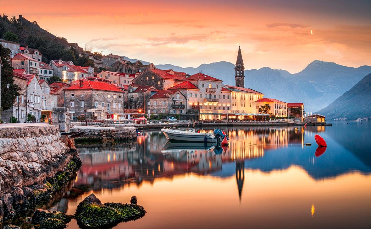 Montenegro extends visa-free regime for Belarusian and Russian citizens until October 2026