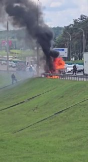 Car catches fire on MKAD near Dorginovskogo Tract in Minsk