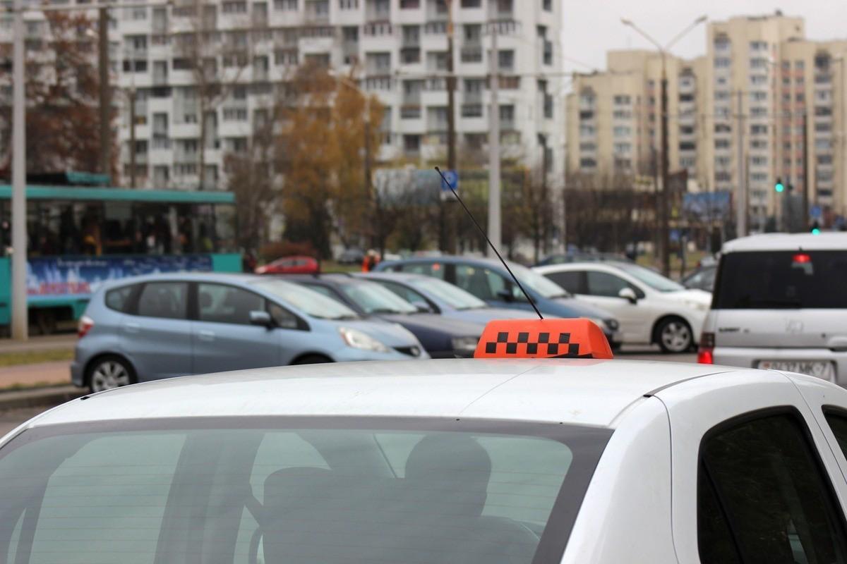 In Minsk, 16 taxi companies paid drivers 'under the table'