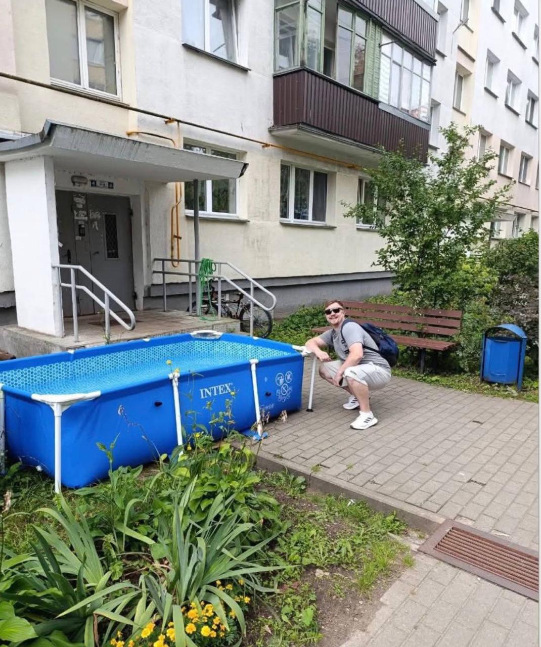 In Chizhovka, people know how to relax — installed a pool right in the courtyard