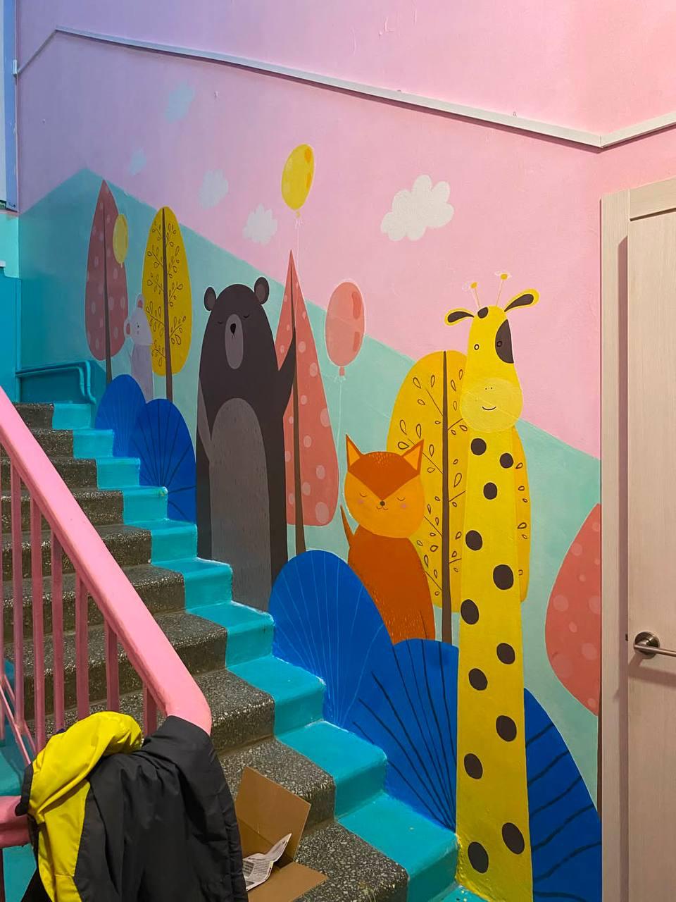 Minsk Woman Shares Photos of Her Mural Paintings in Kindergarten
