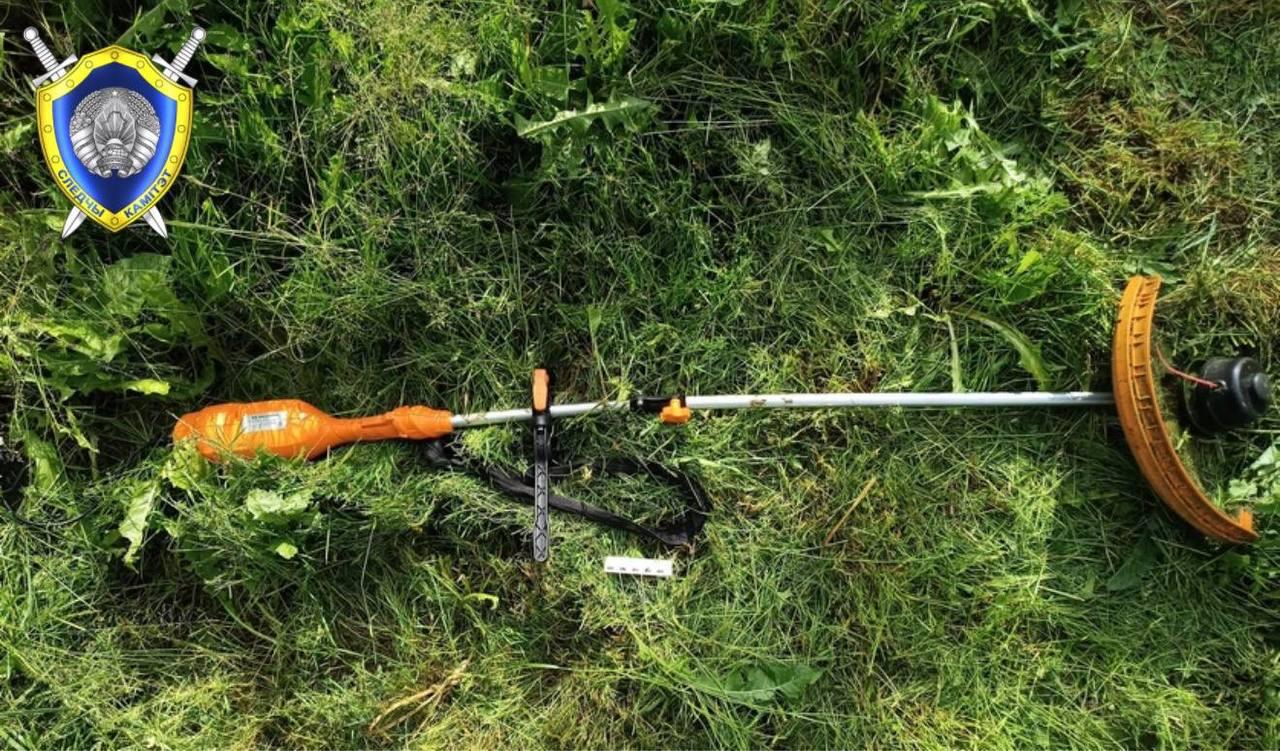 Tragedy at a summer cottage: woman dies from electric shock while mowing grass