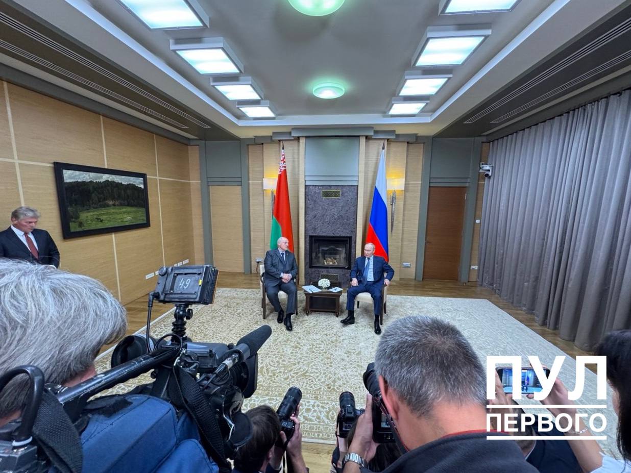 Lukashenko con Putin: rispettiamo rigorosamente tutti gli accordi