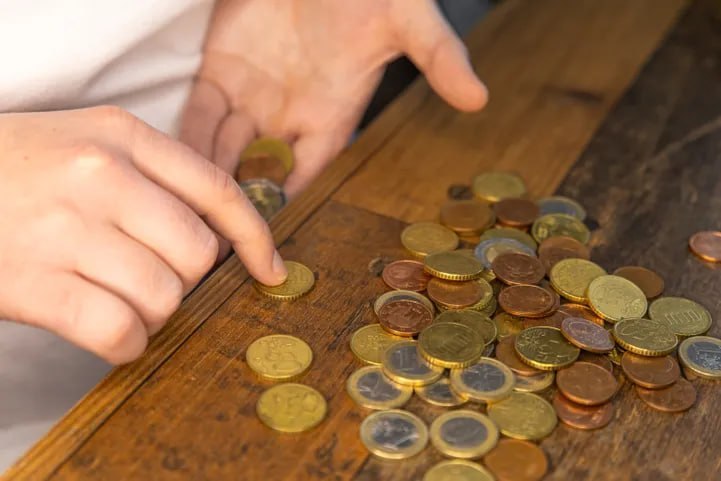 Katrs piektā Latvijas iedzīvotājs dzīvo nabadzības robežā