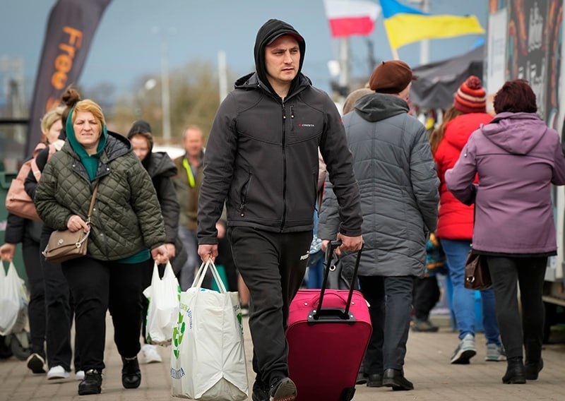 Thanks to Zelensky! Warsaw cuts benefits for Ukrainian refugees